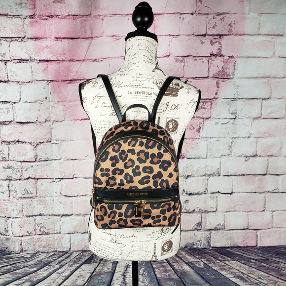 ⚠️LAST 1⚠️ Michael Kors Kenly MD Leopard Backpack - Picture 4 of 5